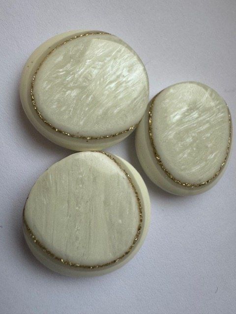 Пуговицы для блузы, платья - беж, перламутр, d = 2 см