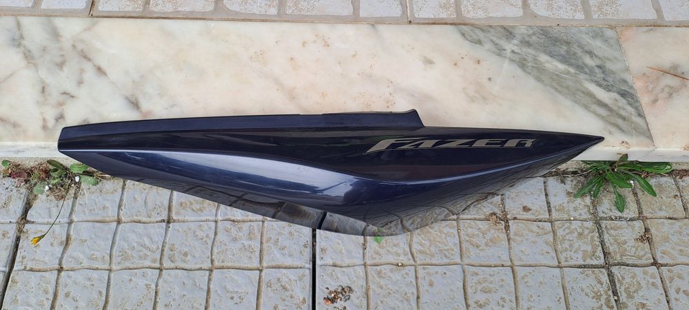 Tampa Lateral Esq. FZ6-S 2005