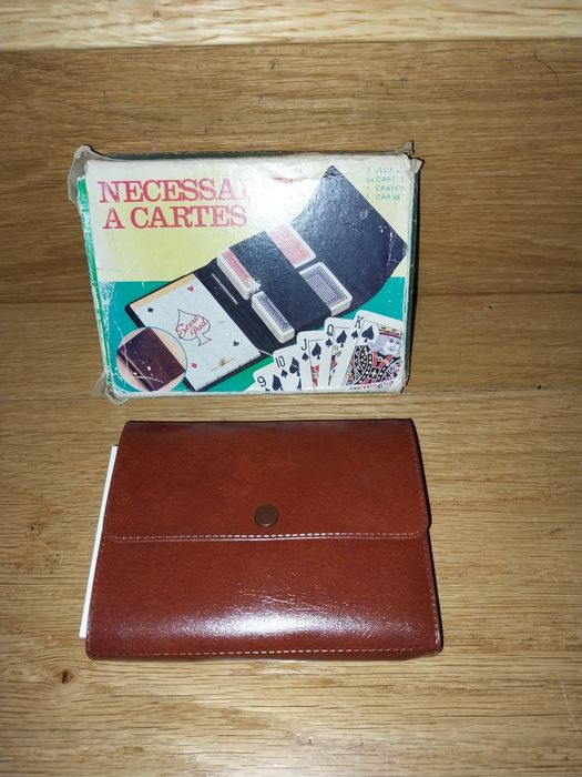 Bolsa Antiga com Dois Baralhos de Cartas