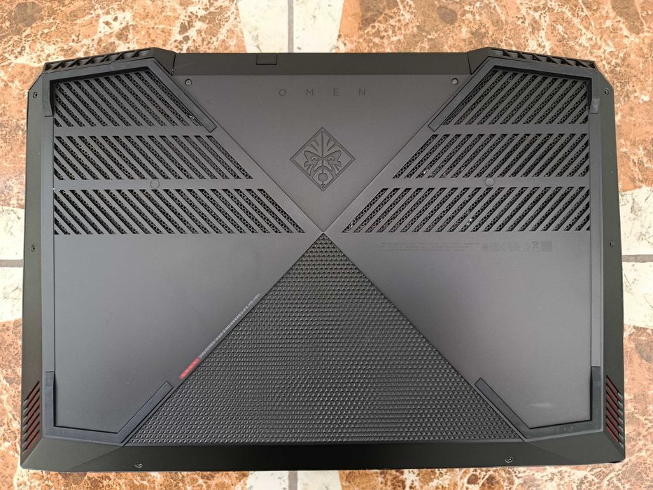 HP Omen 15-dc1014nw (i5-9300h+gtx1650+8gb+ssd nvme 256gb)