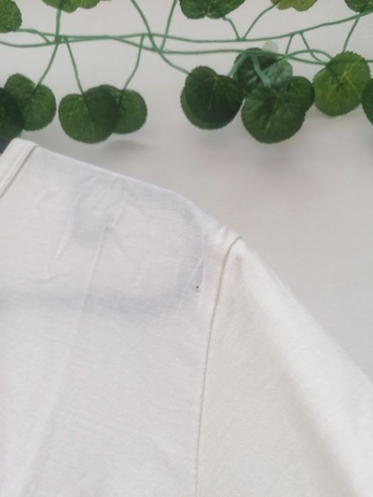 T-shirt Branca "I need more space"
