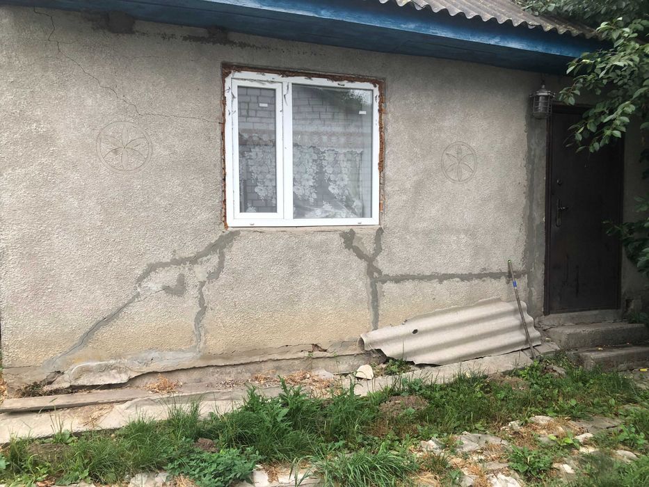 Будинок недобудований в селі