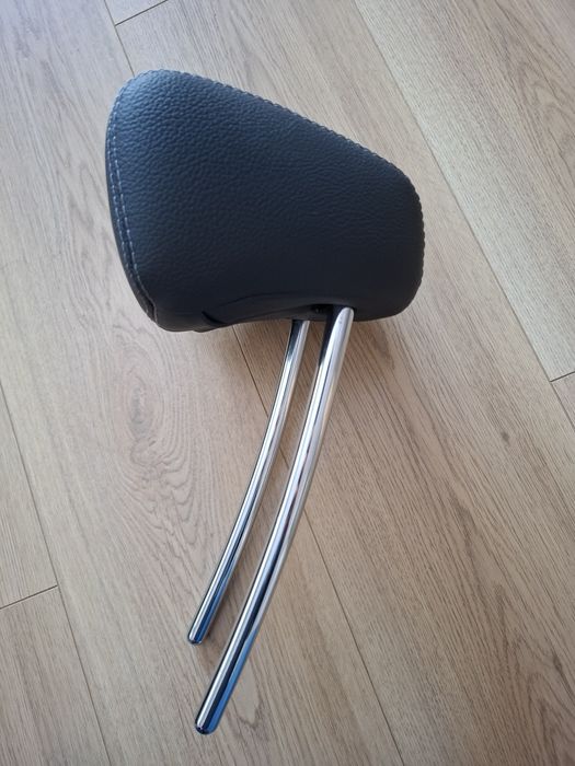 Zagłówek tylny środkowy Mercedes W205 c-klasa