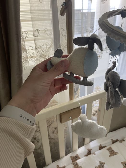 Мобіль для дитячого ліжечка