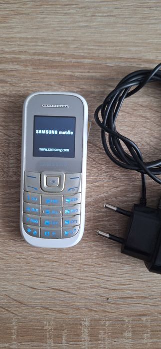 Samsung GT-1200R