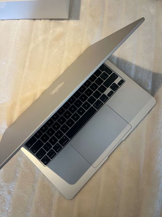MacBook Air M3 256 GB