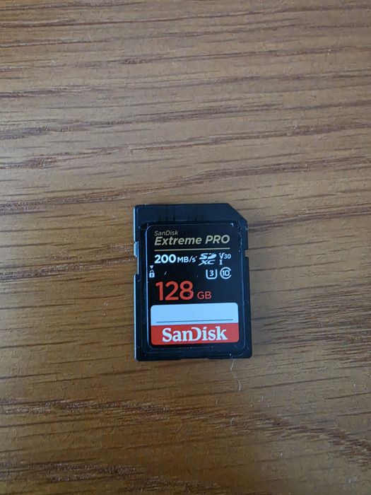 COMO NOVO! Sony a6400 (menos de 500 disparos) com Lente 16-50mm + Kit Completo de Extras