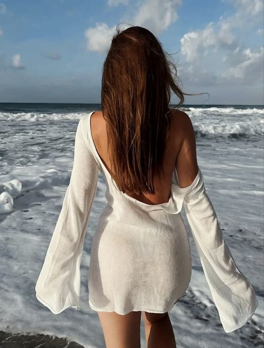 Сукня пляжна біла з відкритою спиною