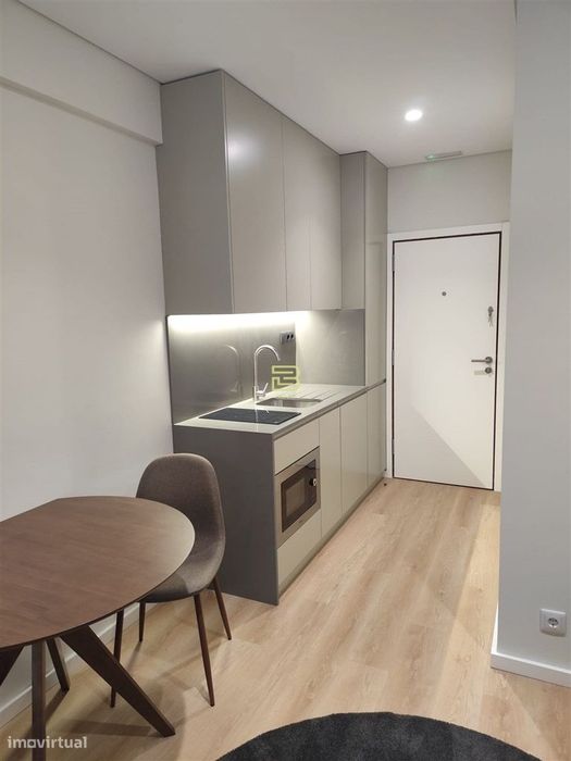 T0 Com Al Registado | 861–1.108 €/Mês | Exploração Turística | Porto