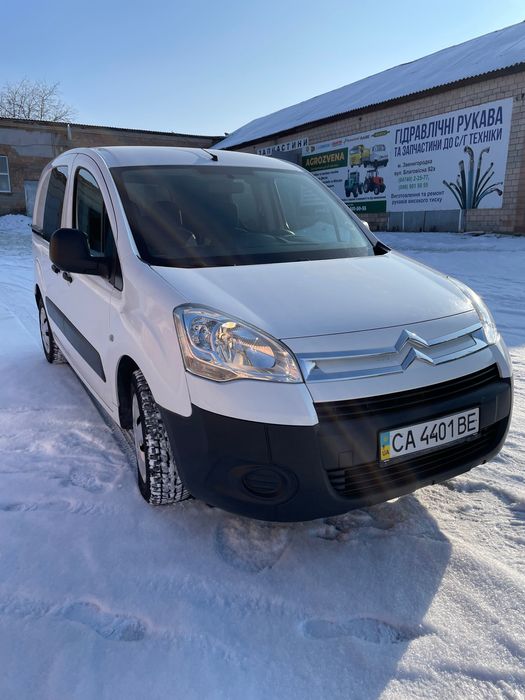 Сітроен берлінго 1.6 дизель Пасажир 2010 рік