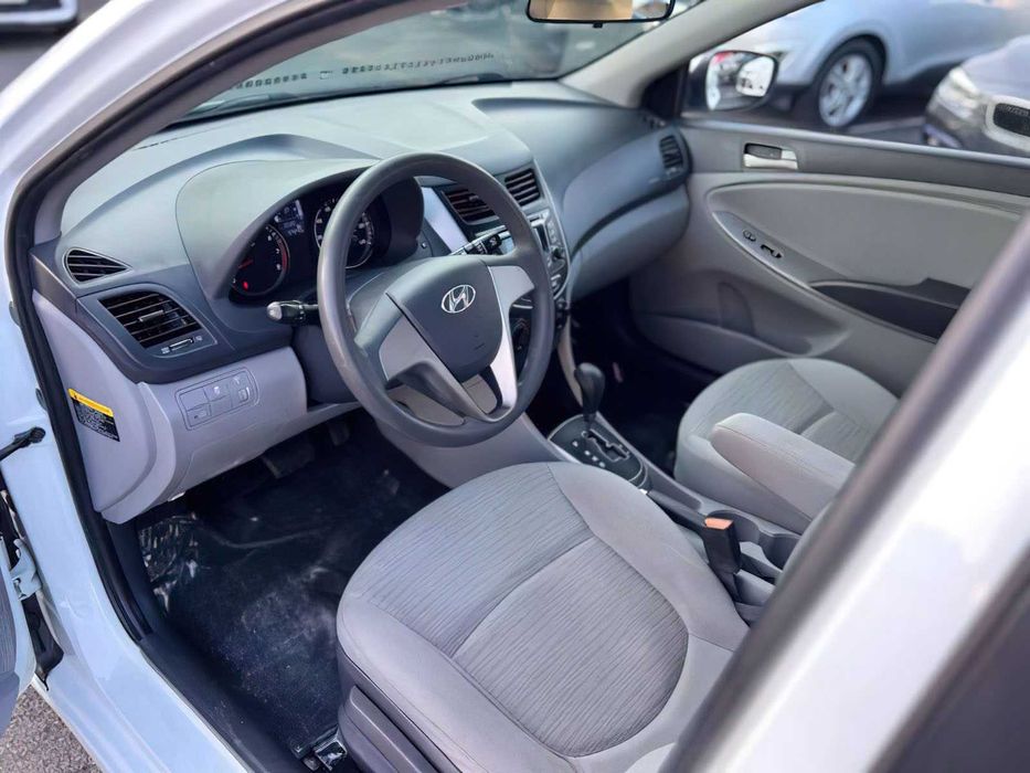 Hyundai Accent GLS      2015