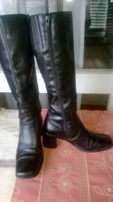 Botas cano alto de couro - Nº 36