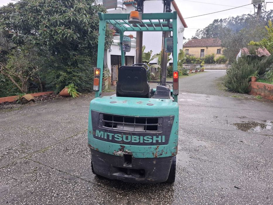 Vendo Empilhador  usado