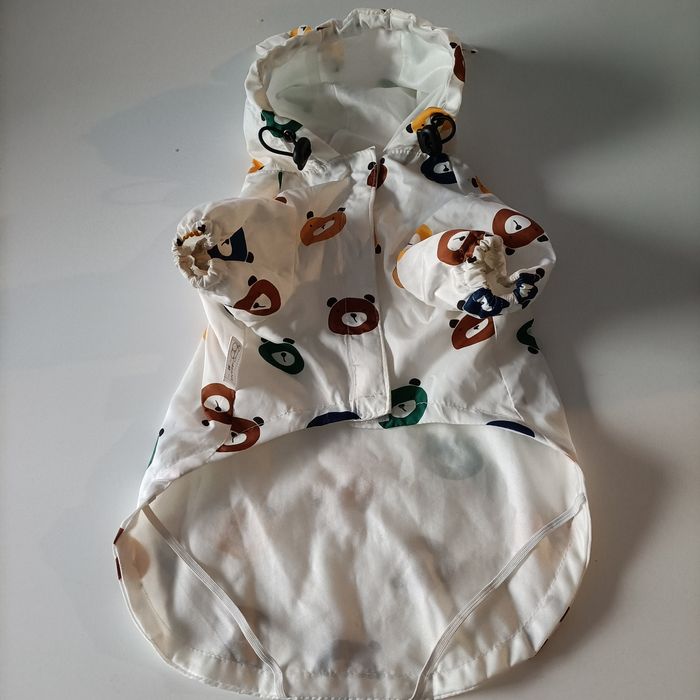 Kurtka przeciwdeszczowa dla psa rozmiar M