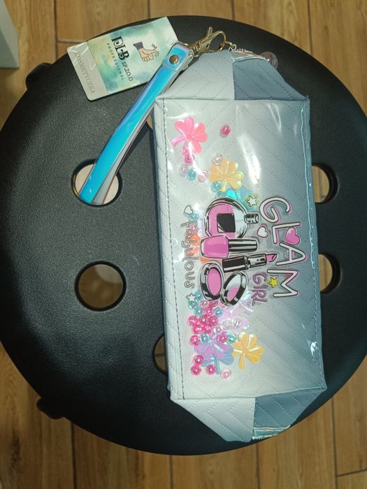 Kosmetyczka nowa z metką