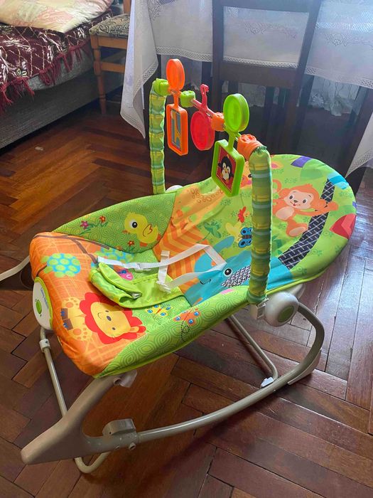 Шезлонг Fitch Baby крісло качалка брязкальце з мелодіями вібрація