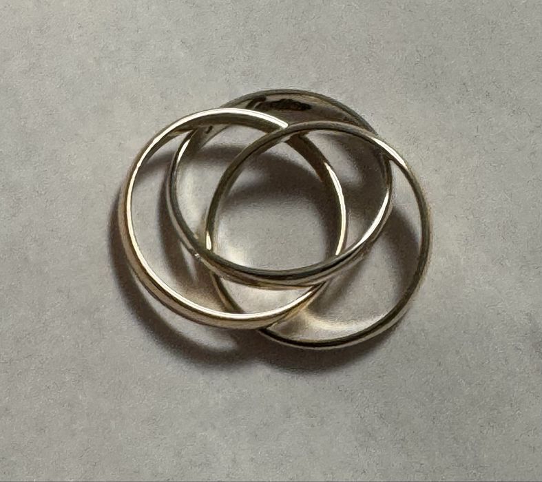 Золотое кольцо "Cartier"с бриллиантами
