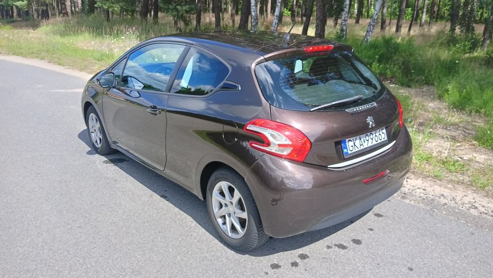 Peugeot 208 1.4 niski przebieg polecam .