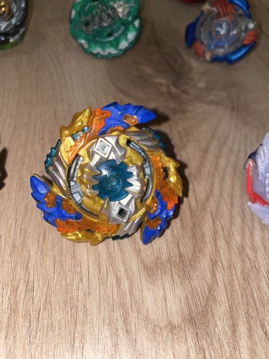 Bayblades em bom estado