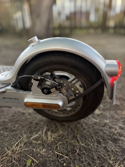 Xiaomi Mi Electric Scooter Pro 2 Mercedes-AMG Petronas F1 Team Edition