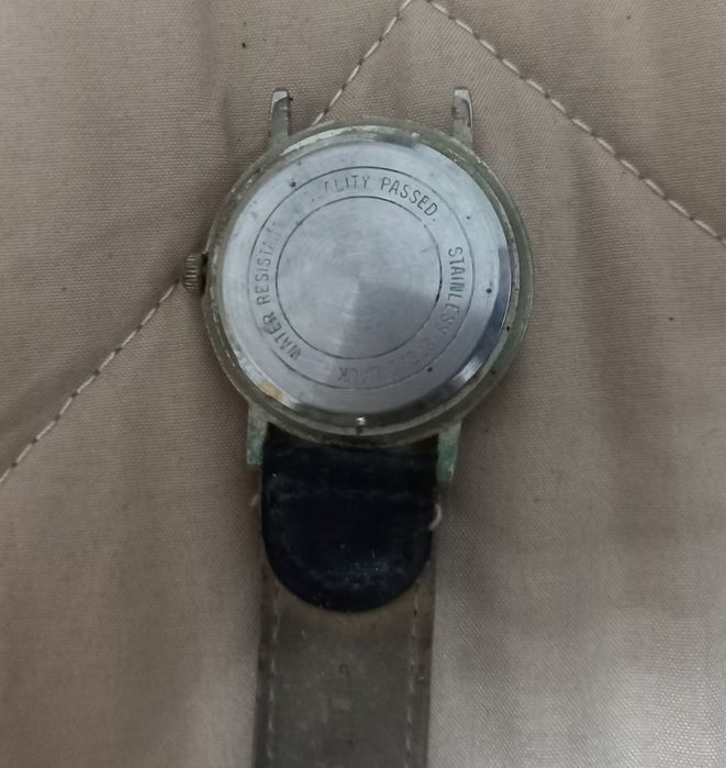 Relógio de pulso antigo64585698355459122