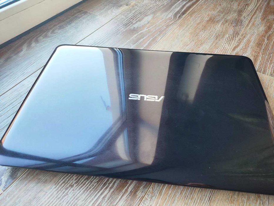 Asus X556U 15.6"FHD i5-6200/8Gb/1000GBHDD/DVD/АКБ НОВИЙ