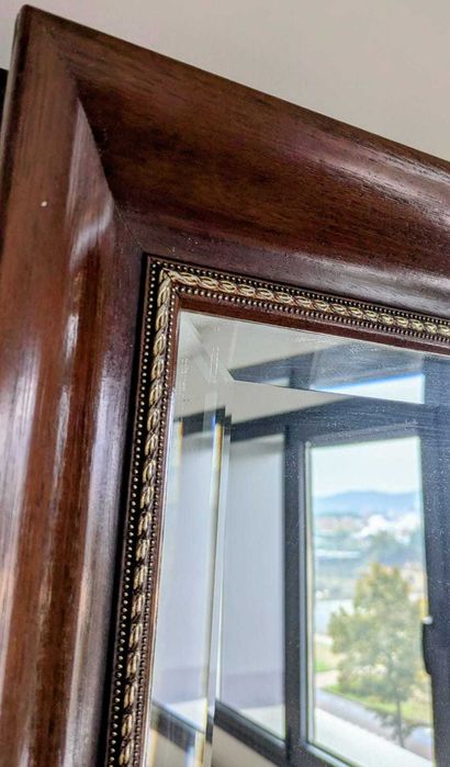 Espelho grande com moldura em madeira e bisotê - baixou!!!