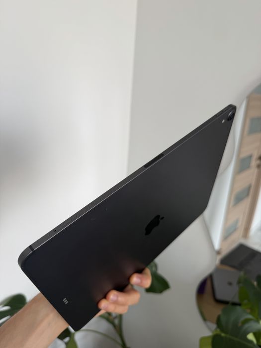 Apple iPad Pro 3 12.9 64 gb bypass ios 17