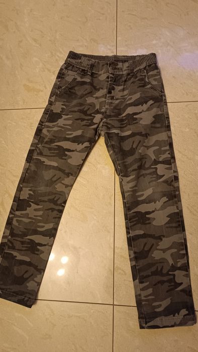 Zestaw spodni dla chlopca 134/140