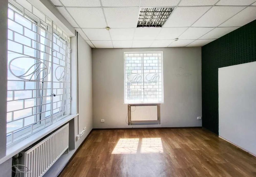 (8) Здається в оренду комерційне приміщення в смт. Калинівка 9726