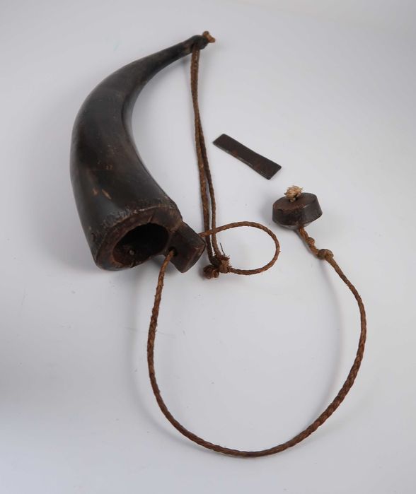 Polvorinho Córneo Séc. XIX - Decoração de caça