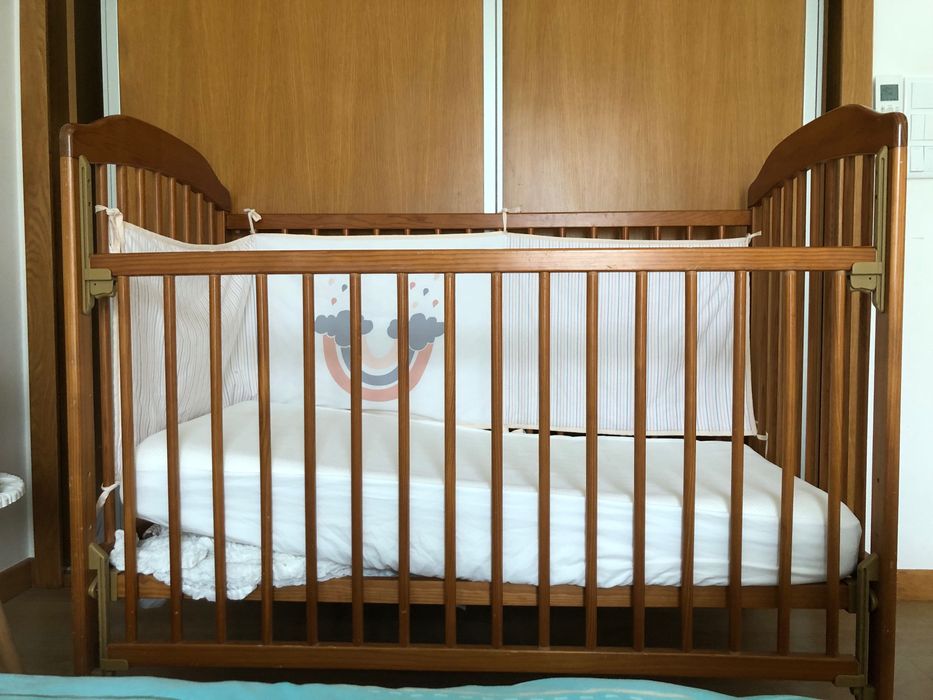 Berço/ cama de grades + colchão ortopédico