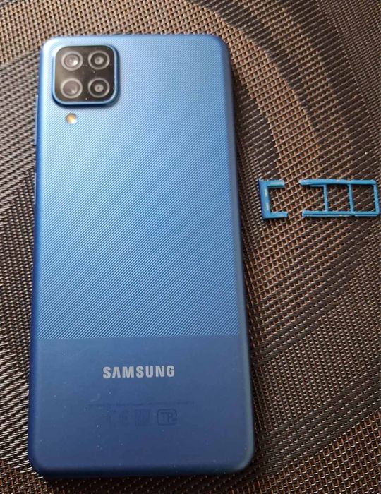 Продам Samsung Galaxy A 12 s со сломаным  лотком