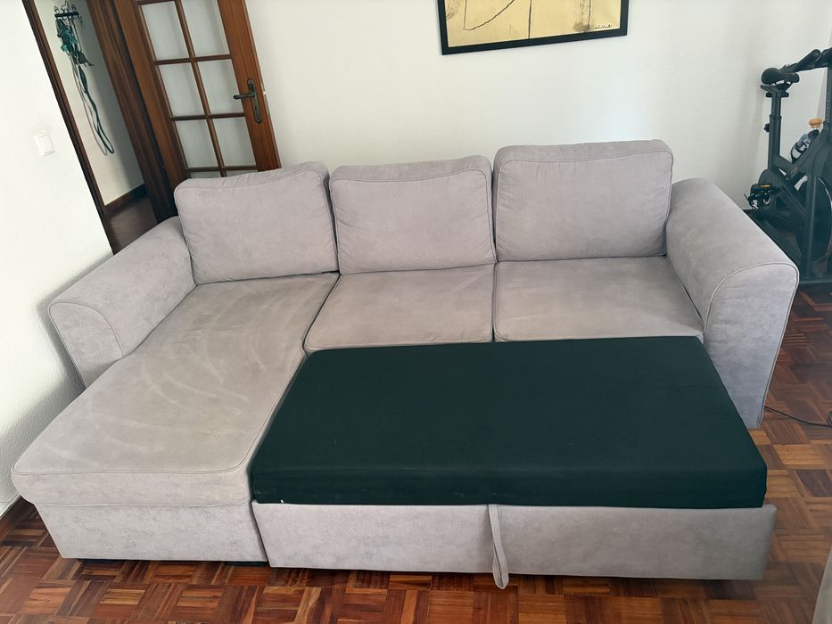 Sofá 3 lugares com chaise longue e função cama