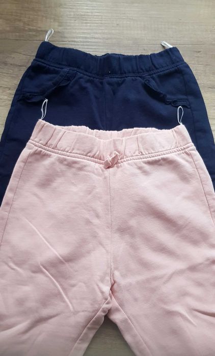 Zestaw joggersów ocieplanych r. 80