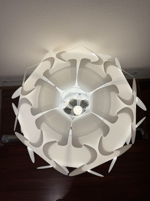 Лампа IKEA Puzzle білого кольору діаметр 65см люстра торшер світильник