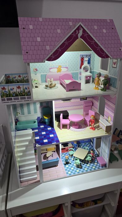 Casa de Bonecas com acessórios