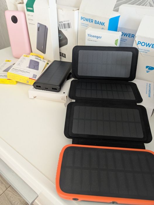 Power Bank 27000 мАг з 4 сонячними панелями  і ліхтарем