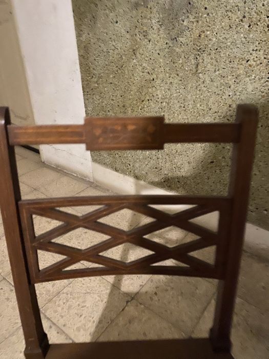 Cadeira antiga madeira com palhinha impecavel