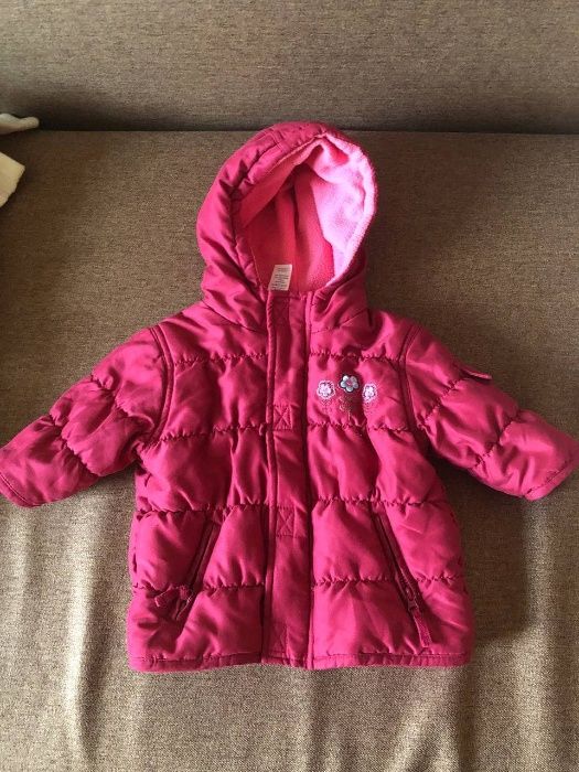 Куртка детская от 3-6 месяцев. Состояние отличное. На флисе, теплая.