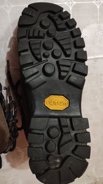 Продам мужские кроссовки Grisport Supra-Tex