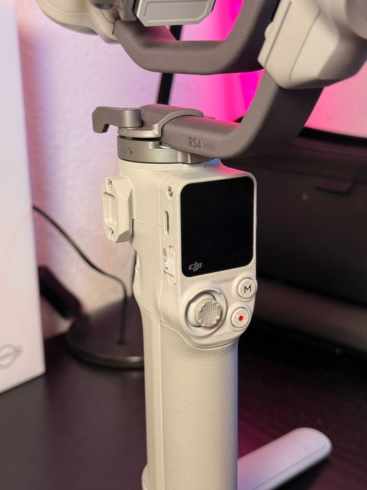 Стабілізатор DJI RS 4 Mini Gimble