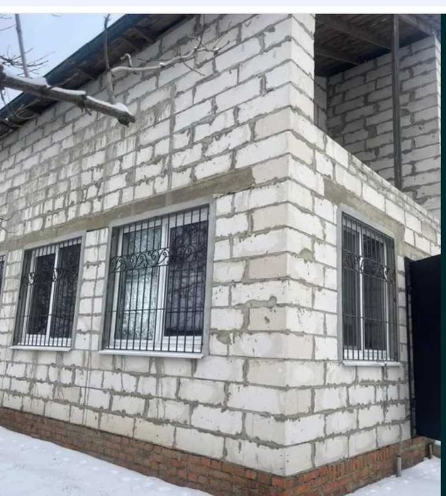 Продам дом в Мерефа .Нижние Озеряны. Участок 40 сот. Тихий район.TB