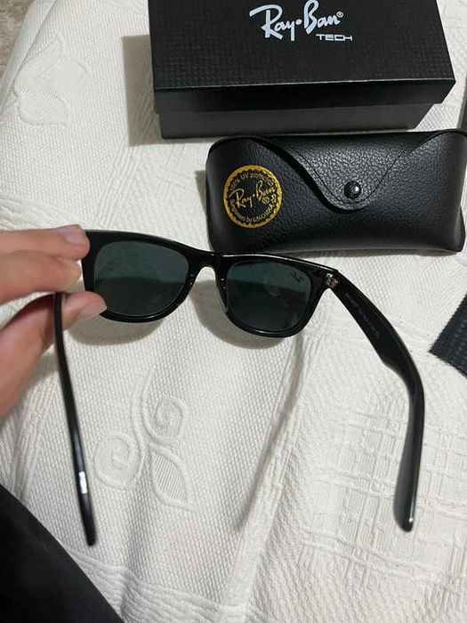 Ray-Ban Wayfarer Sunglasses Black/Green (RB2140)