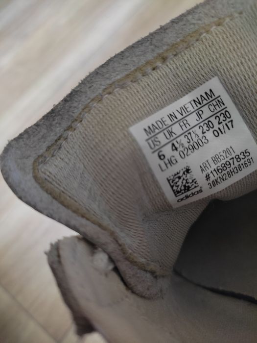 Кросівки жіночі Adidas. 37 р.