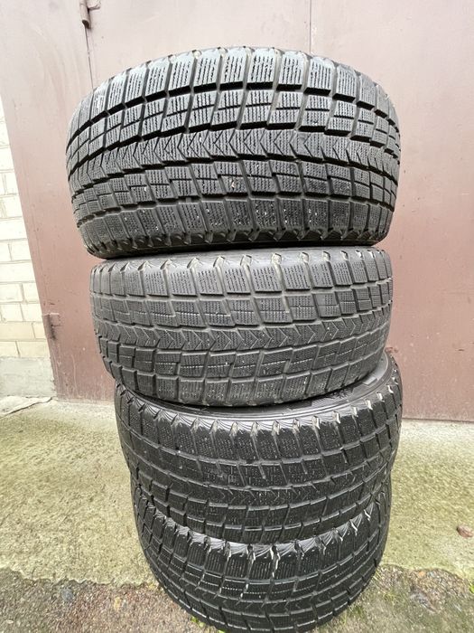 Зимові шини Nexen 235/55 R18, комплект 4 шт., гарний стан