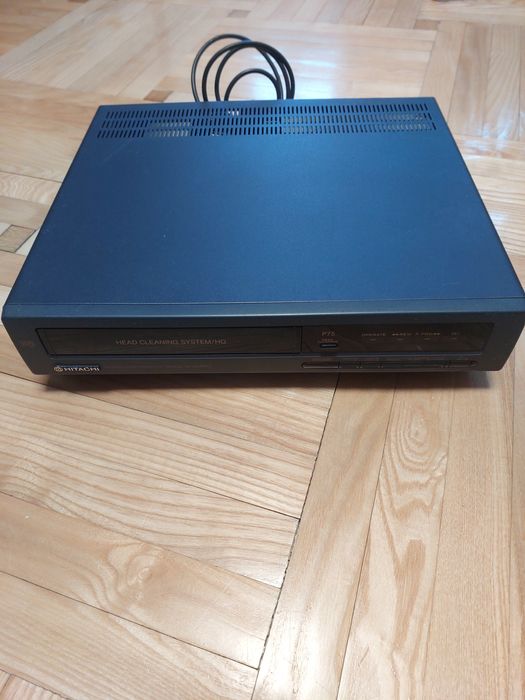 Відеомагнітофон HITACHI VT - P75