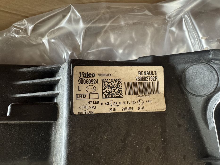 Farol direito e esquerdo Renault Megane IV