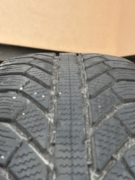 Semperit 215/60/r16 H  всесезонка протектор 5-6мм