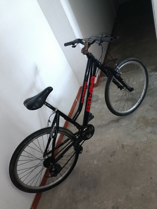 75€ bicicleta de alumínio roda 26 pegar e andar  suspensão e mudanças